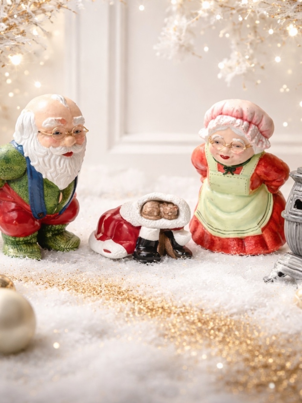 Vintage Mr. & Mrs. Santa Claus Warm Buns Figures Christmas Kitsch Hand Painted